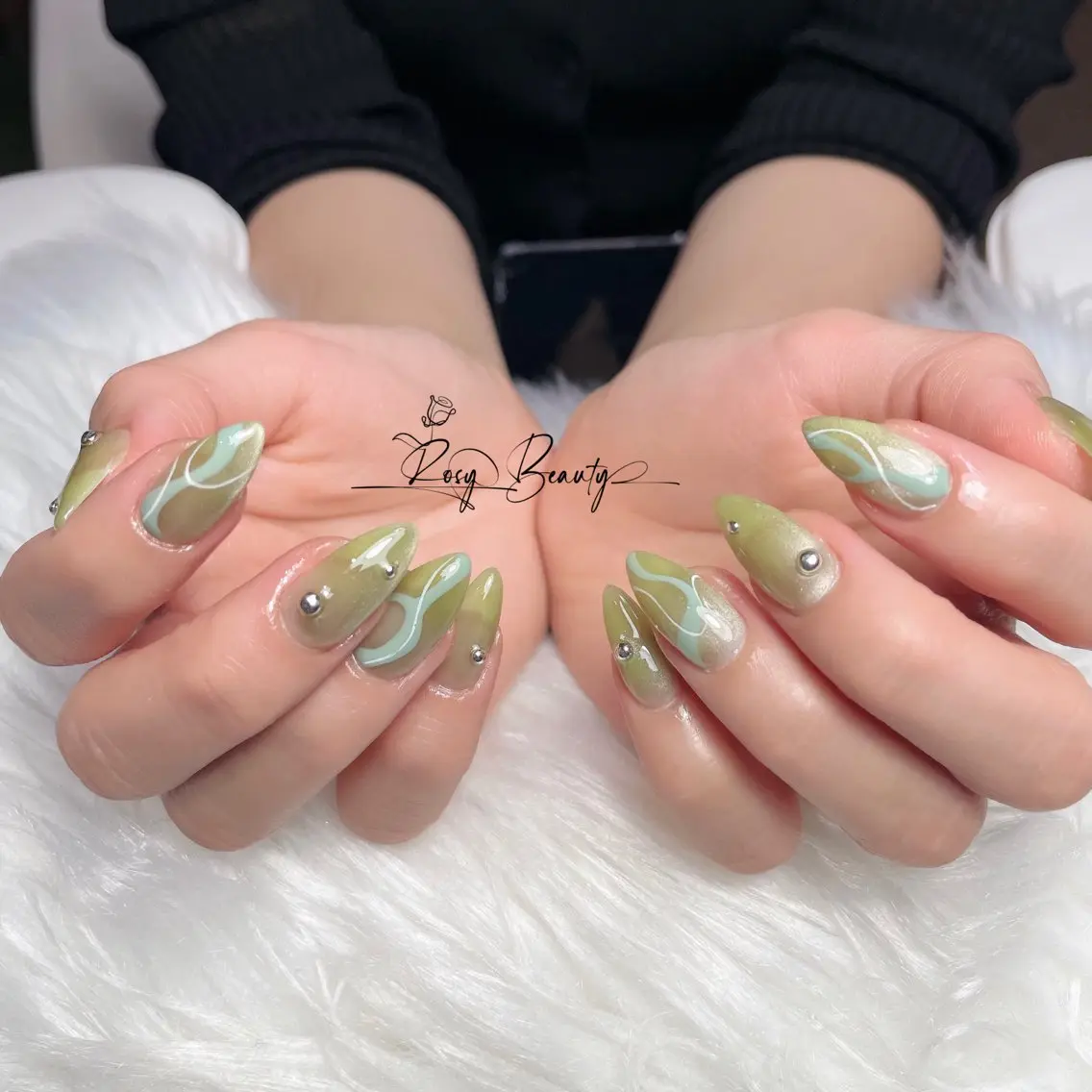 ネイル ハンドネイル RosyBeauty スカルプ専門店のネイルデザイン