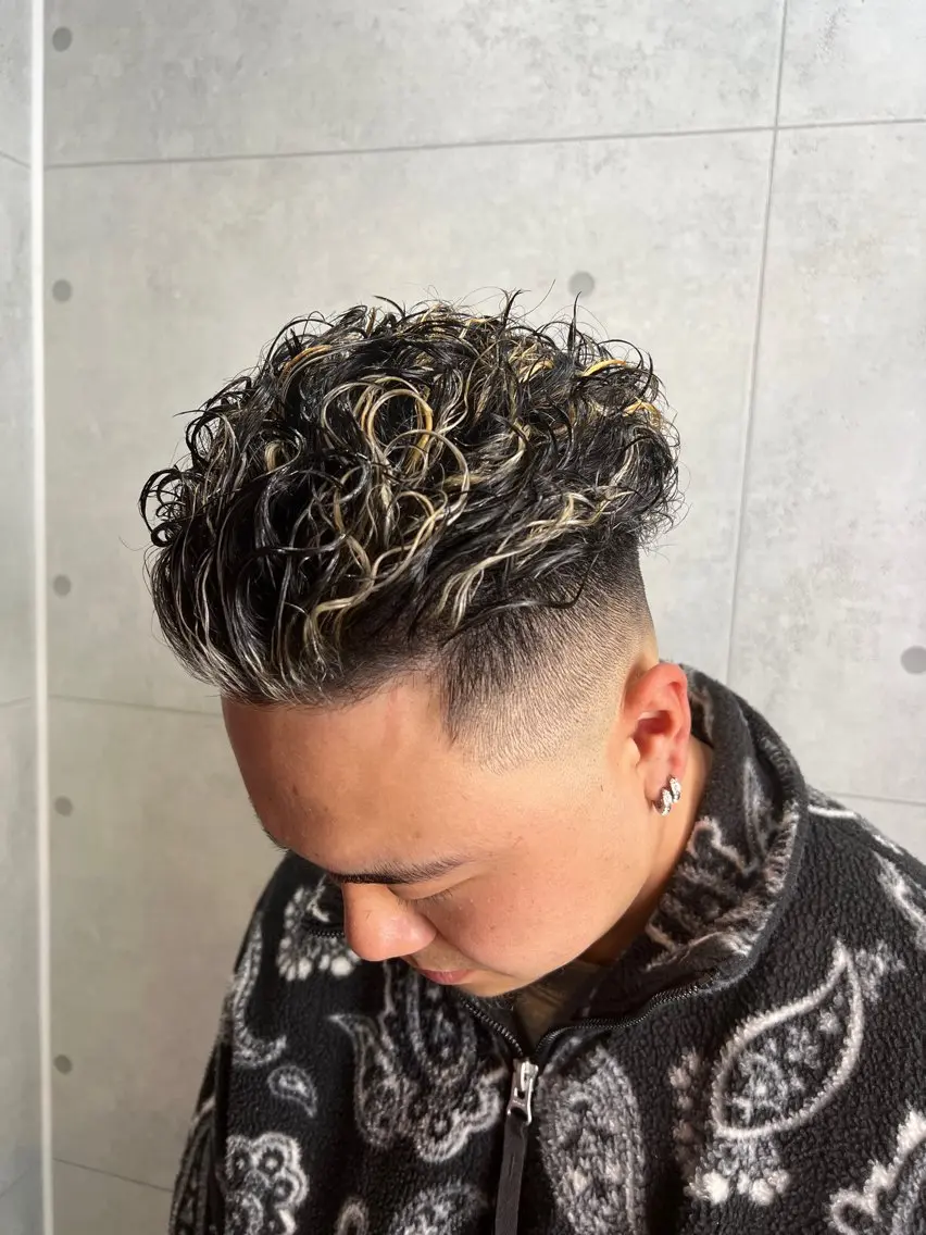 ショート カラー パーマ メンズ メンズハイライト メンズパーマ ハイライトカラー ハイライト カット ヘアカラー パーマ 角田 瀬名のヘアスタイル