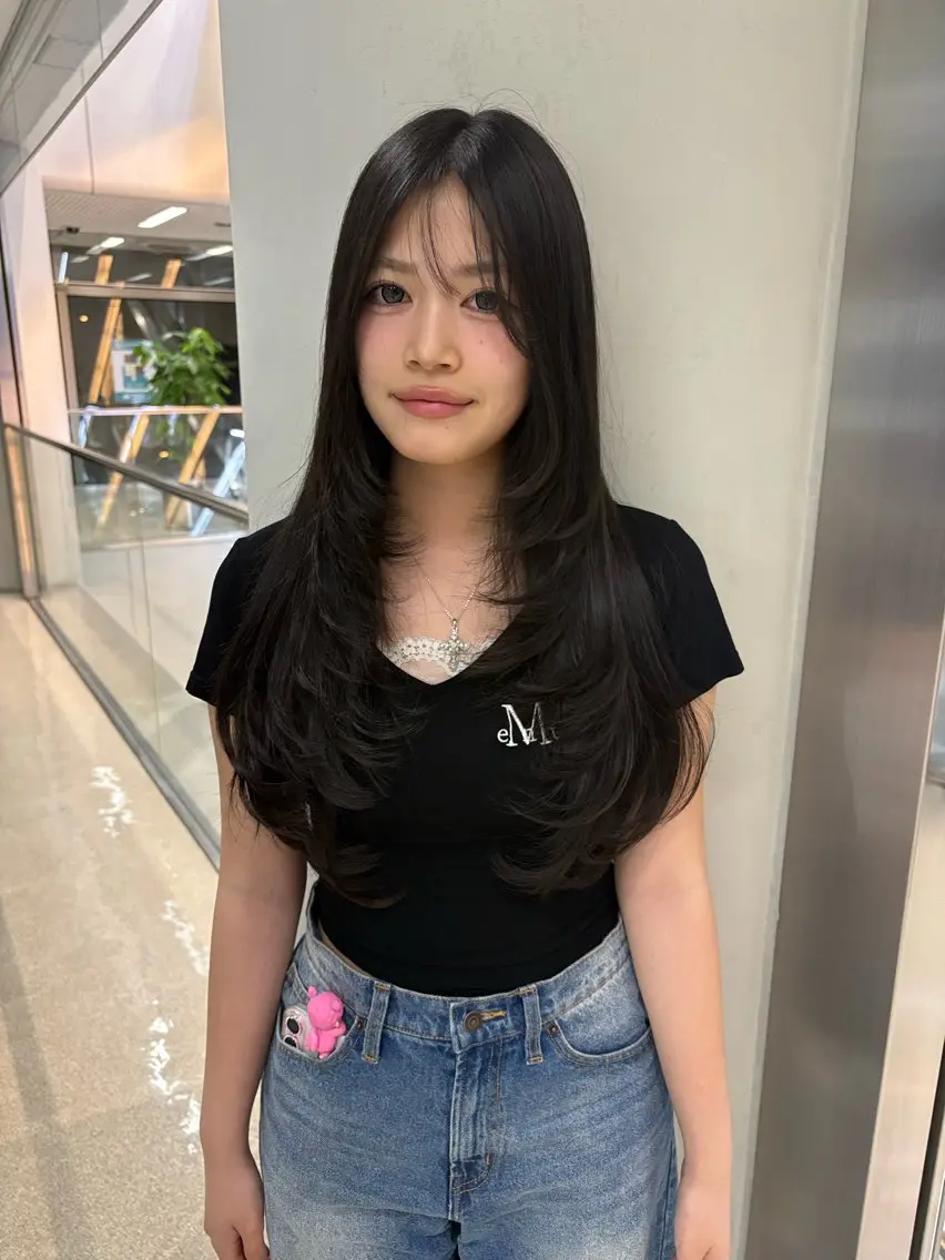 ロング ハイレイヤー レイヤーカット ‘AXIS栄ガスビル Hinataのヘアスタイル