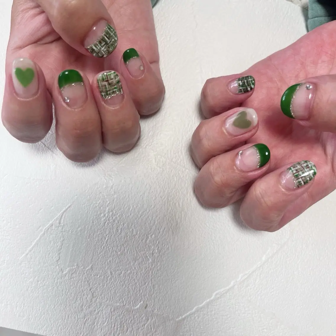 ネイル フレンチネイル ジェルネイル グリーン ハート キラキラネイル ハンドネイル tamu nail 金町のネイルデザイン
