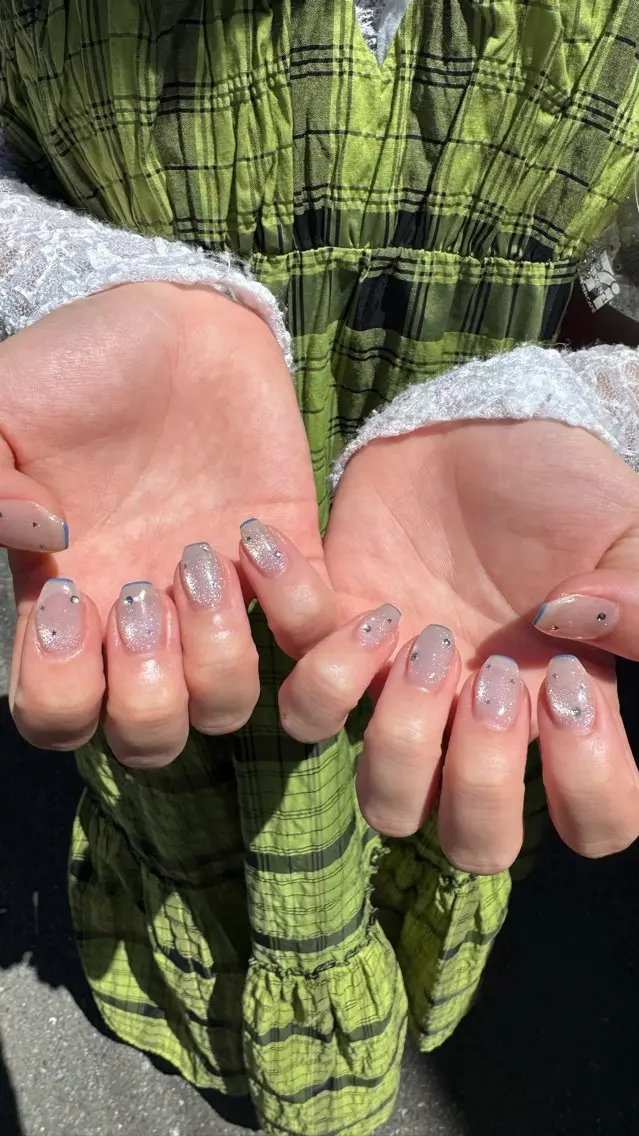 ネイル フラッシュネイル ホログラムネイル 韓国ネイル レース ラメ(グリッター) ハンドネイル MH_ Nailのネイルデザイン
