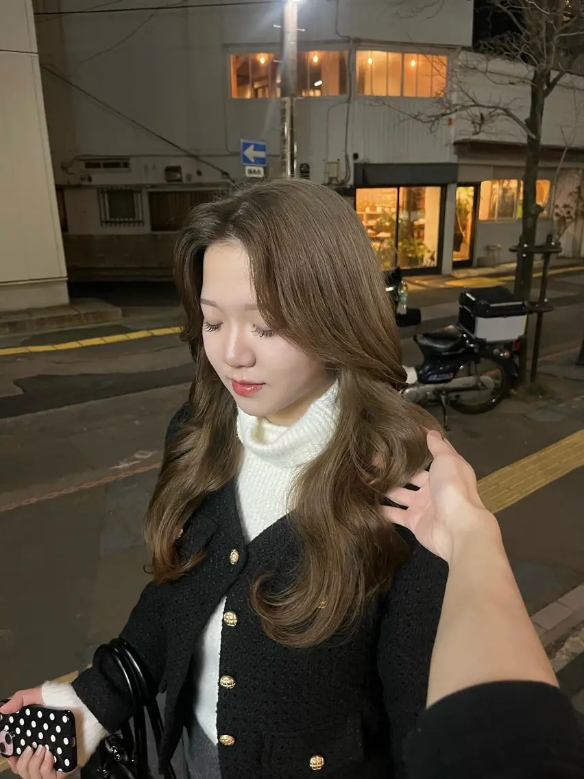 ロング カラー ベージュカラー ミルクティーベージュ 韓国レイヤー 🤎🦋Harisのヘアスタイル