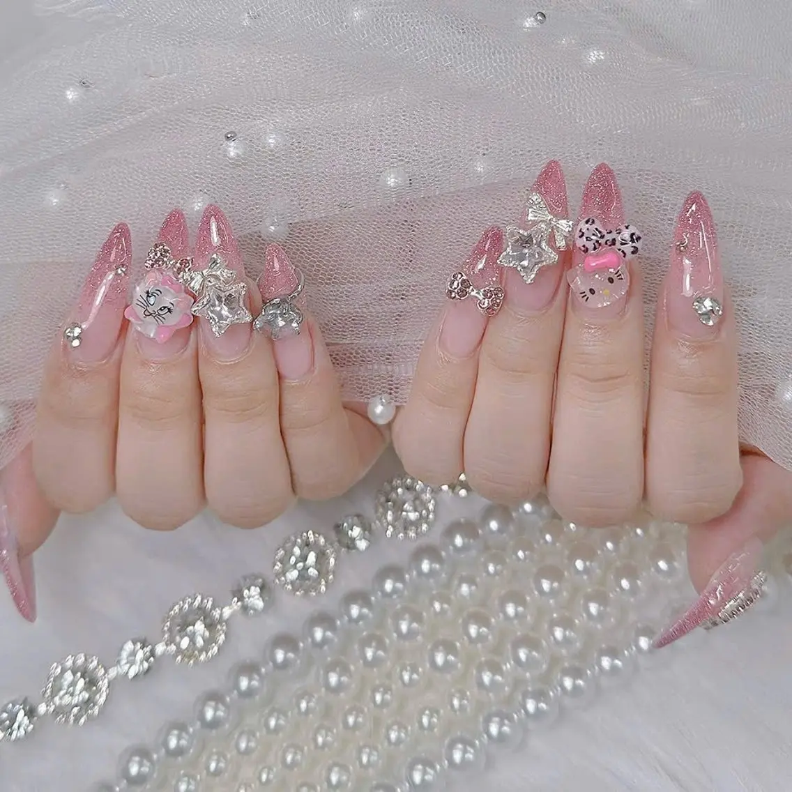 ネイル ジェルネイル キラキラネイル 韓国ネイル 持ち込み シンプルネイル ハンドネイル ハンドケア Nova Nail Nippon 店のネイルデザイン