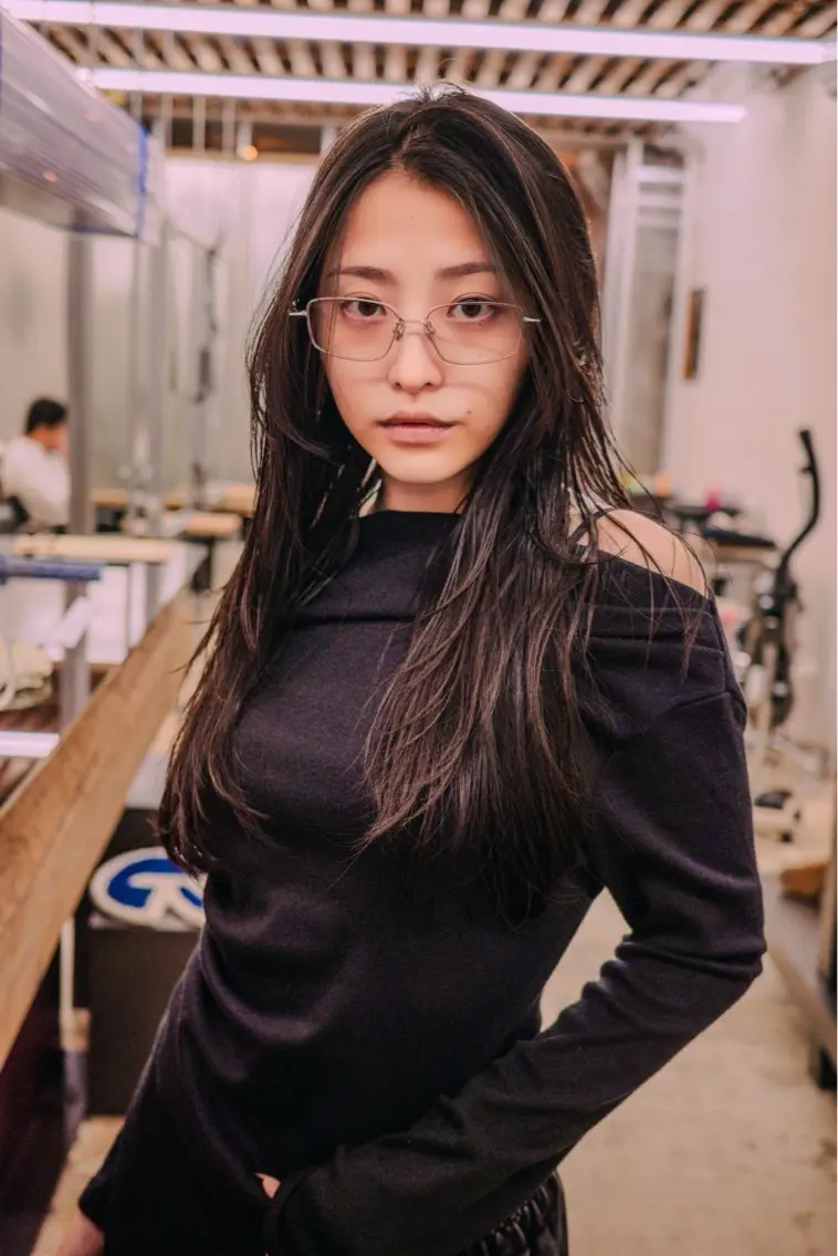 ロング カラー ロングレイヤー レイヤーカット ロング カット ヘアカラー トリートメント 渡邉 悠斗のヘアスタイル