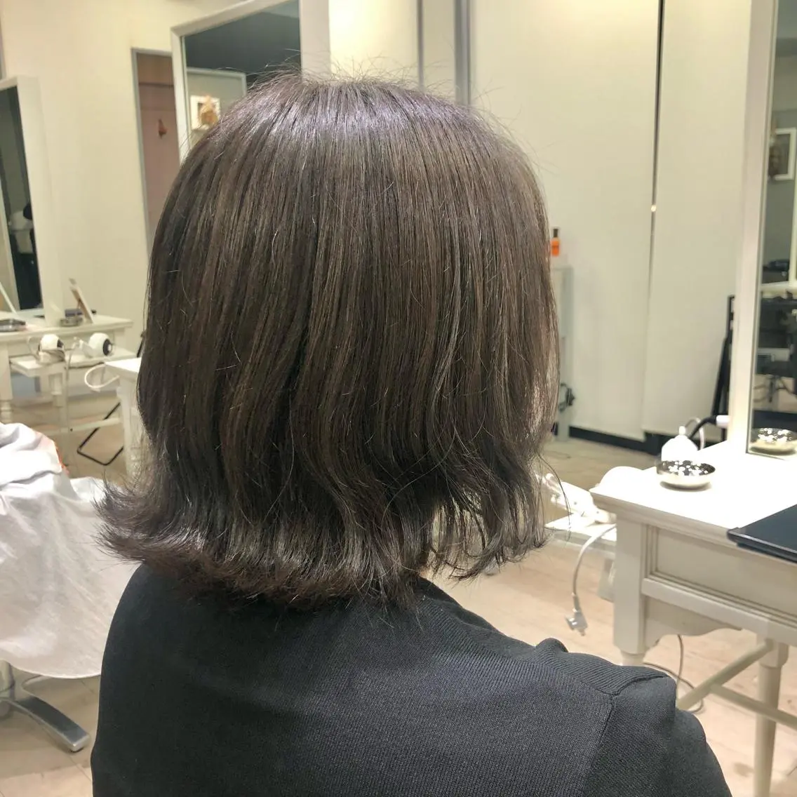 ミディアム カラー アディクシーカラー 村上 佳織のヘアスタイル