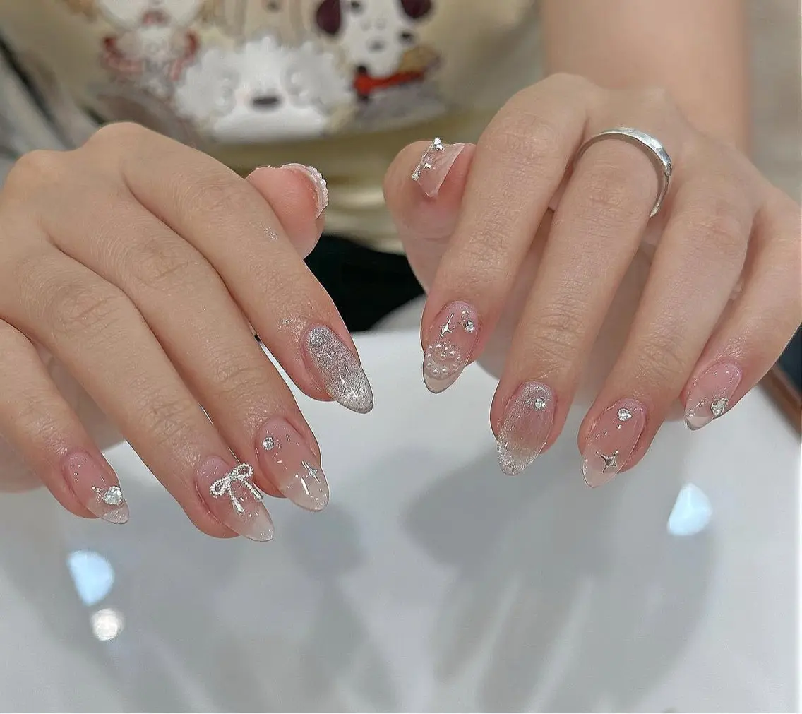 ネイル ハンドネイル MOON nailsのネイルデザイン