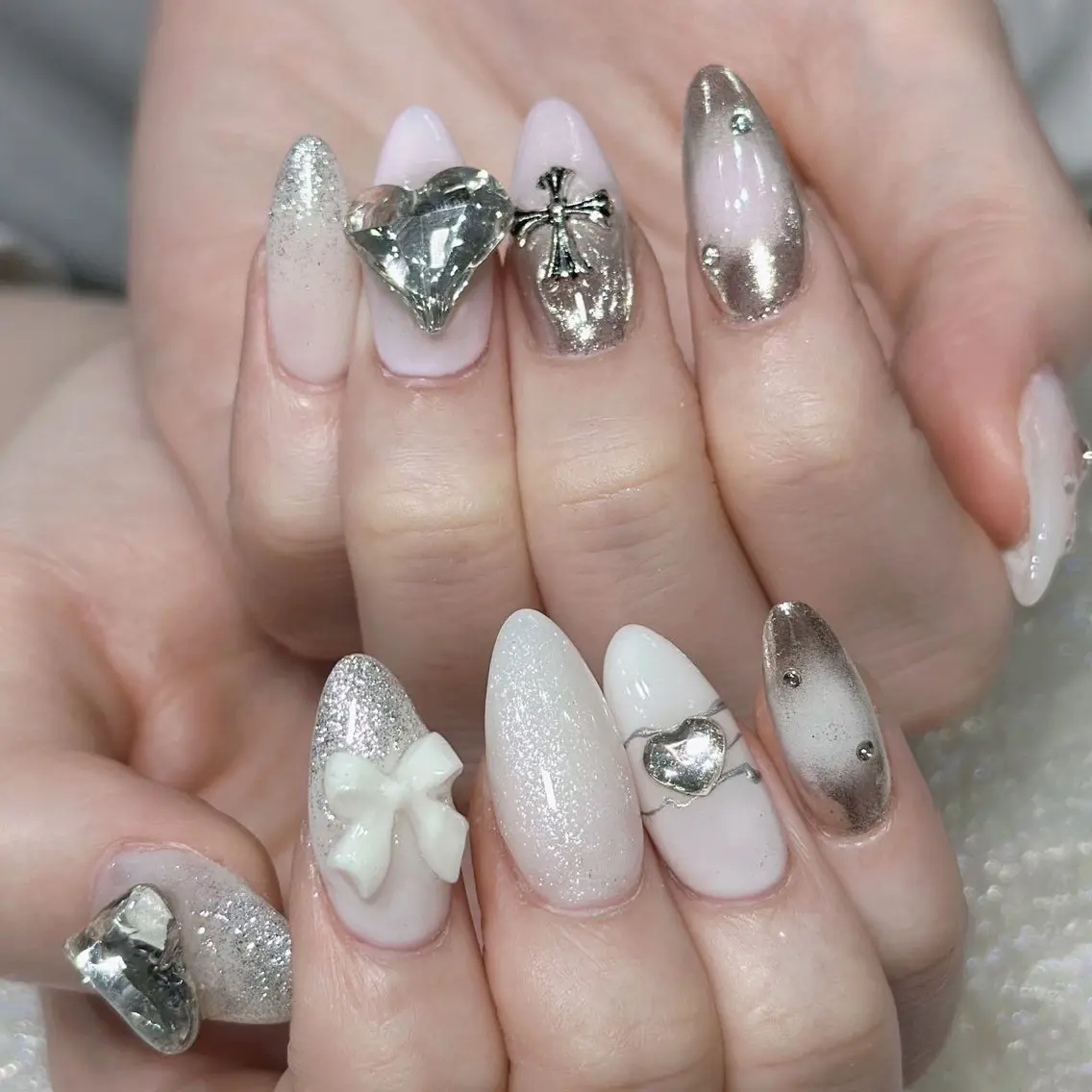 ネイル ハンドネイル Queens ひなのネイルデザイン
