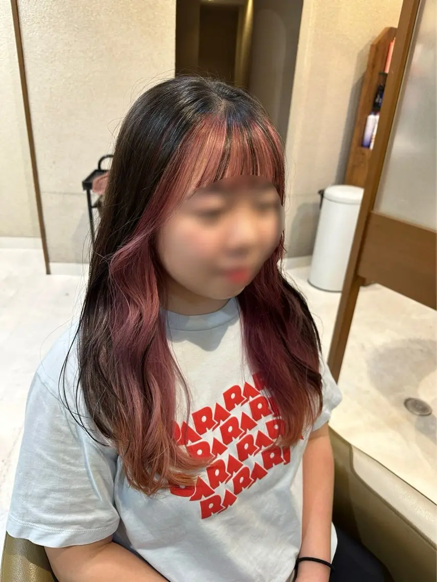 ロング ハイトーン/デザイン KURUMIのヘアスタイル