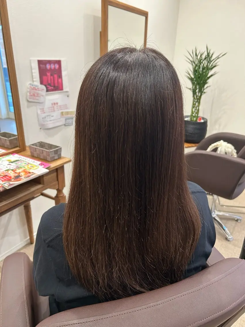 全体白髪染め 初回限定! 全体染め ロング料金別途(肩から15㌢以内500円、肩から15㌢以上1000円)セルフブローの写真