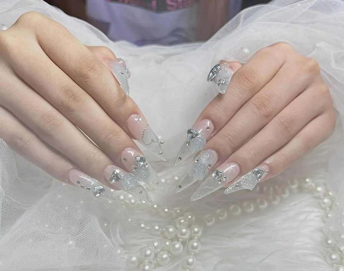 ネイル チークネイル フレンチネイル キラキラネイル 韓国ネイル マグネットネイル ハンドネイル Hbaby nailのネイルデザイン