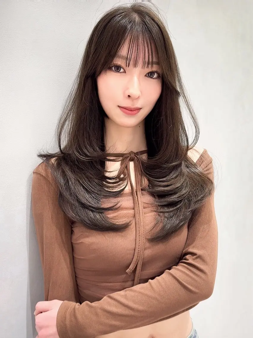 ミディアム カラー カット ヘアカラー 木屋元一/縮毛矯正 /前髪/レイヤーのヘアスタイル