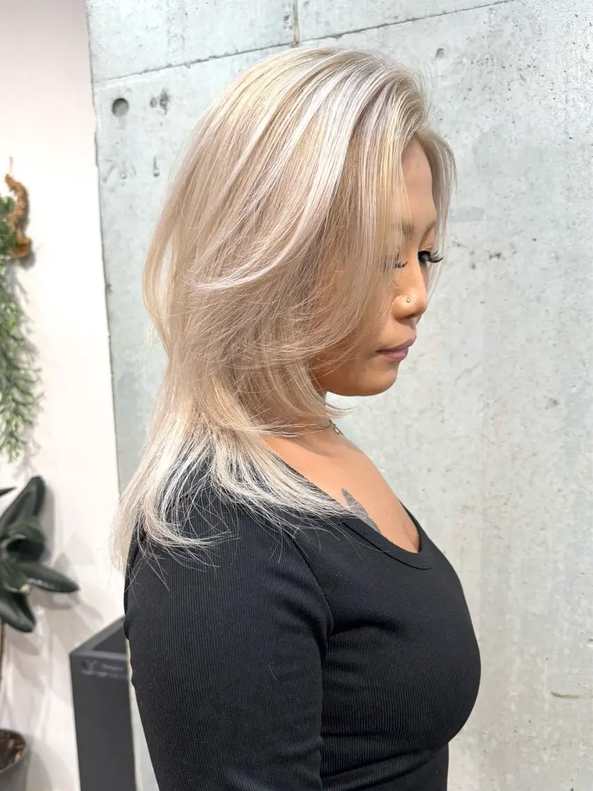 ミディアム カラー バレイヤージュ ブリーチ ブロンド ケアブリーチ ハイライトカラー ヘアカラー トリートメント lani ブリーチ /ダブルカラーのヘアスタイル