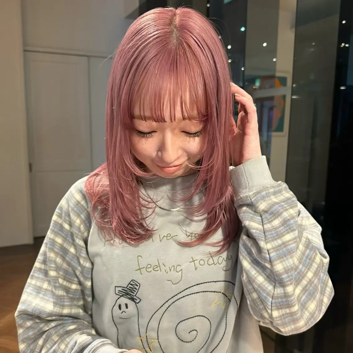 ミディアム カット 美 海のヘアスタイル