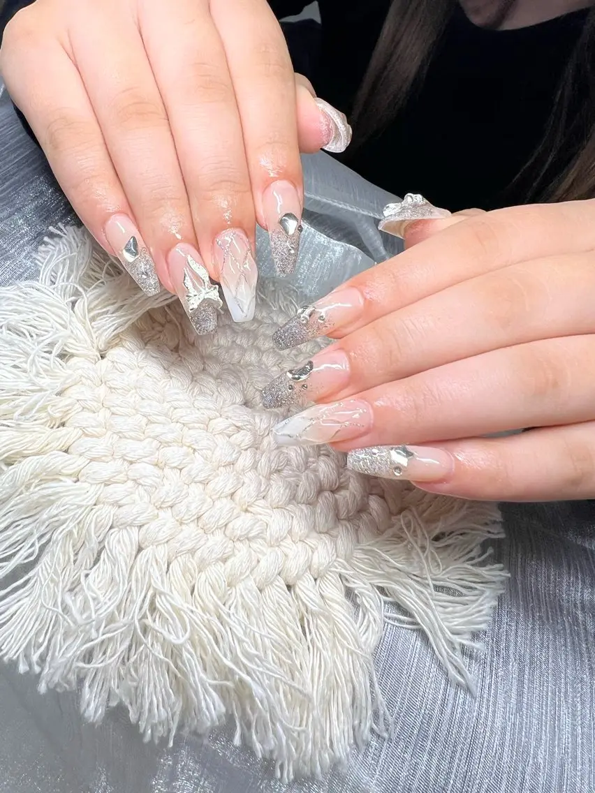 ネイル オーロラネイル チークネイル 長さ出し フットネイル フレンチネイル ハンドネイル Lee Nailsのネイルデザイン