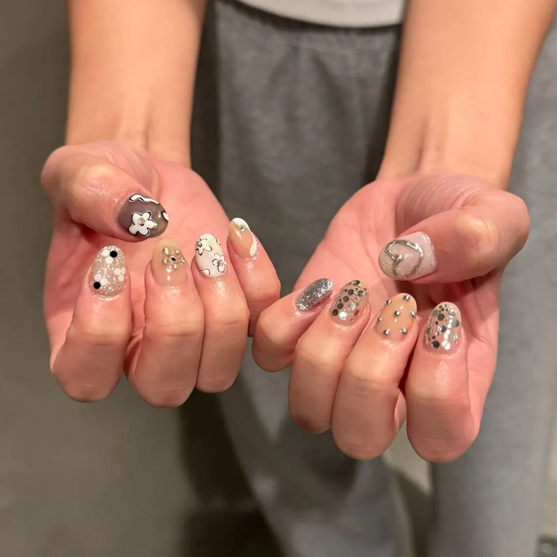 ネイル ニュアンスネイル ハンドネイル 𝐫𝐚𝐢 𝐧𝐚𝐢𝐥のネイルデザイン