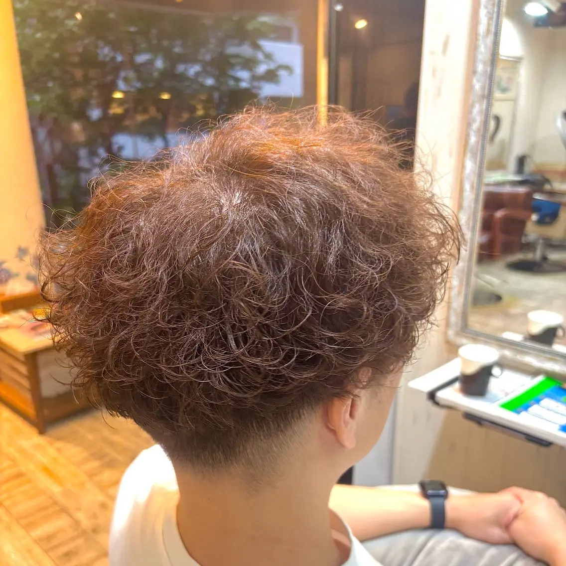 ミディアム パーマ メンズ ミディアムパーマ ビジネス メンズパーマ カット ヘアカラー パーマ 💥桜木町メンズ専門 💥ルキのヘアスタイル