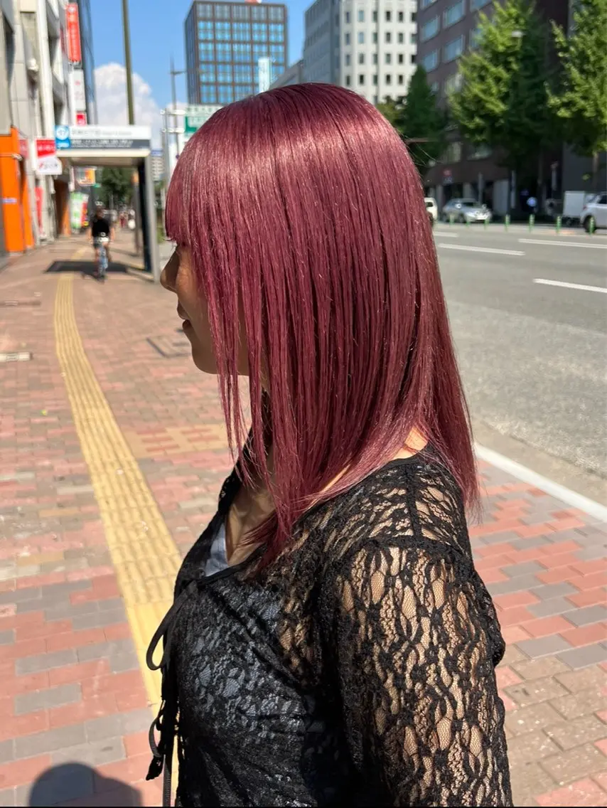 セミロング カラー ブリーチ カシス ダブルカラー ピンクカラー mai/天神美容室 【丸みショート】のヘアスタイル