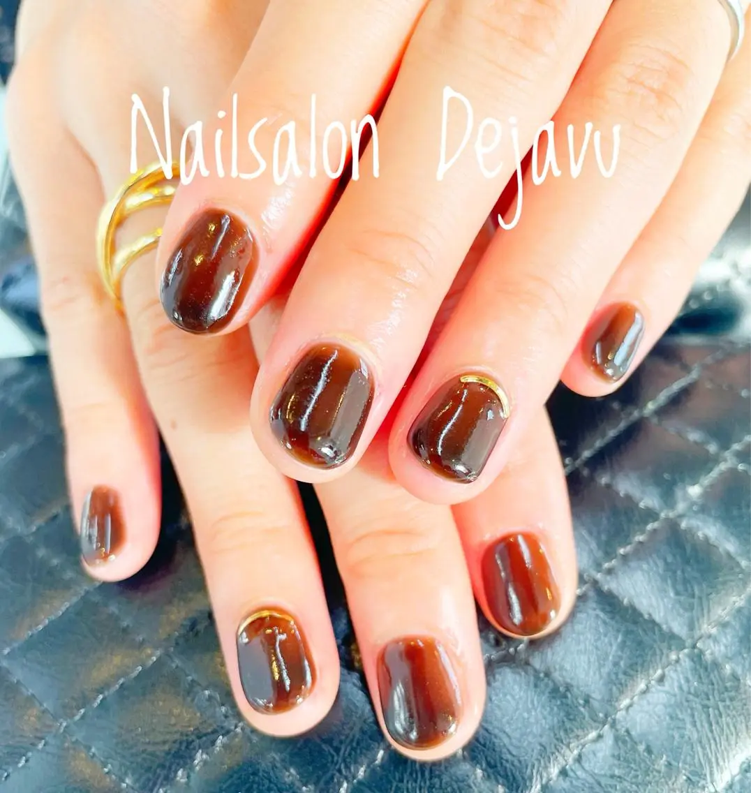 ネイル ブラウン ワンカラーネイル ストーンネイル 冬ネイル ハンドネイル Nailsalon Dejavuのネイルデザイン