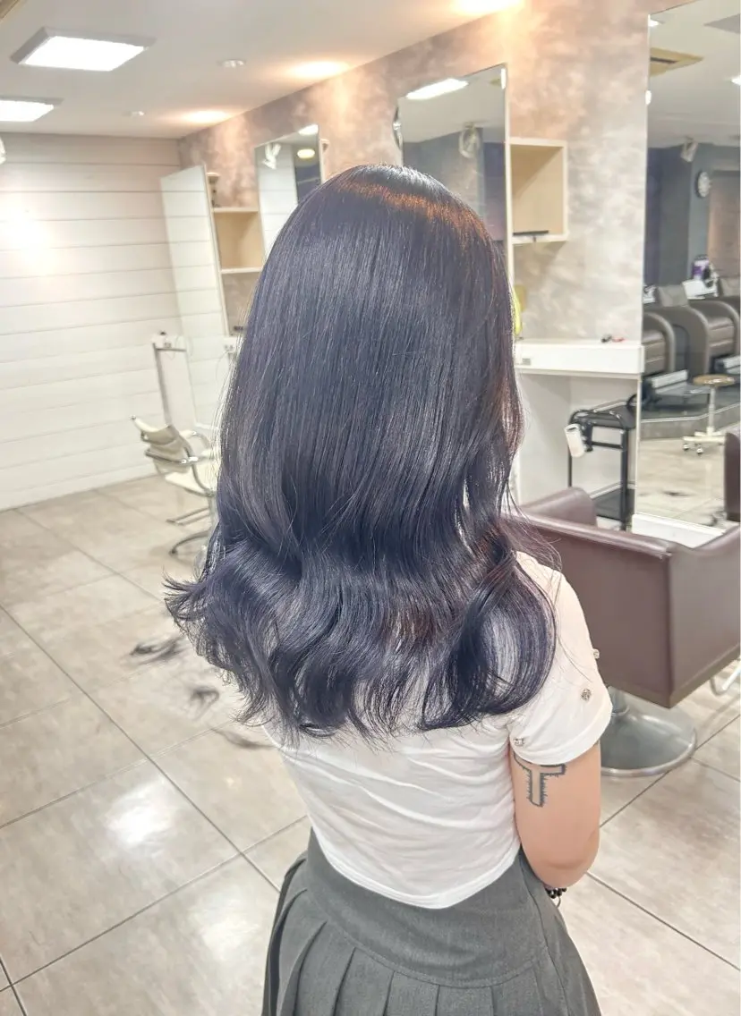 ミディアム パープルカラー カット ヘアカラー レイヤー/艶髪カラー 森本くるみのヘアスタイル