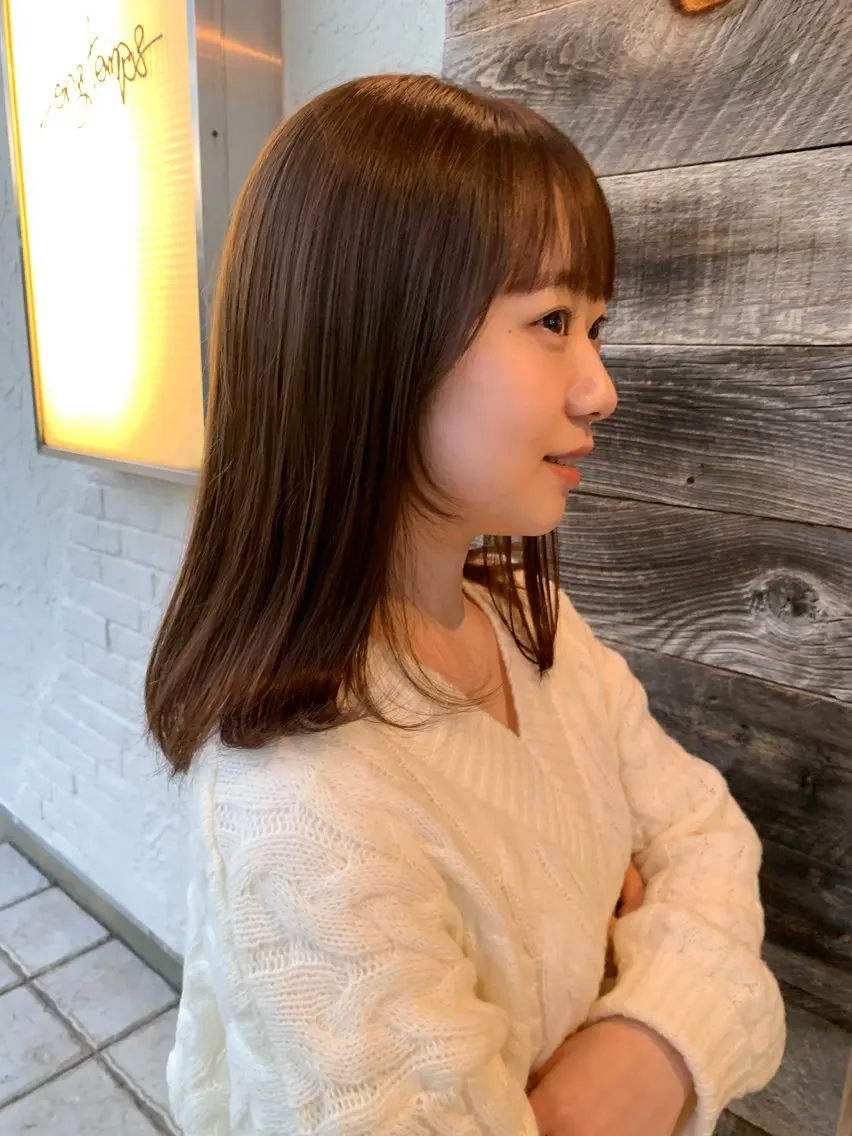 ミディアム カラー カワサキ マホのヘアスタイル
