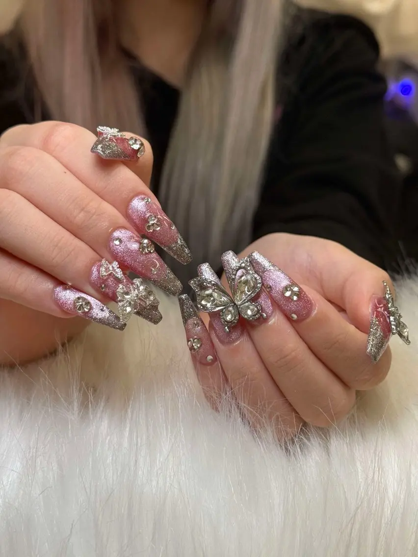 ネイル グラデーション キラキラネイル ワンカラーネイル 冬ネイル Jenn Nail Salonのネイルデザイン