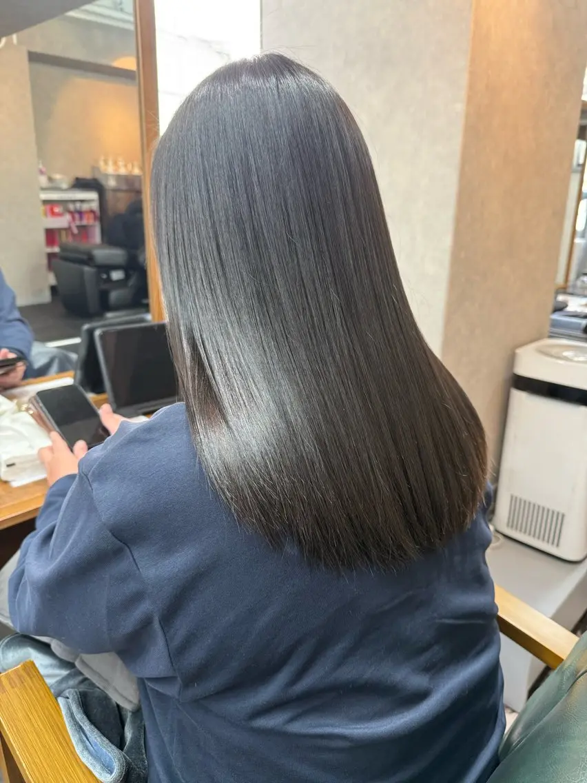 セミロング カット 縮毛矯正 トリートメント Repose日本橋 室町のヘアスタイル