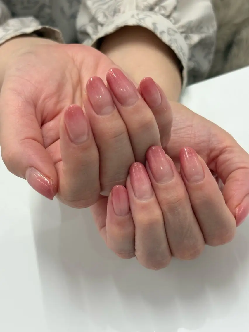 グラデーションネイル🌈 【オフ無】の写真