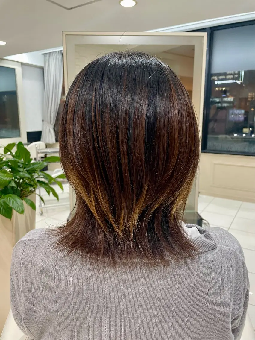 ミディアム Ashina Karenのヘアスタイル