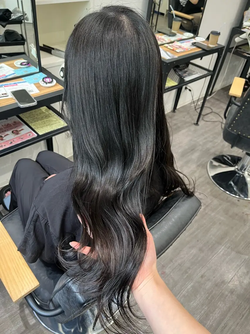 ロング カラー 黒髪 ブルーカラー ブルーブラック cocotte🫧 kotomiのヘアスタイル