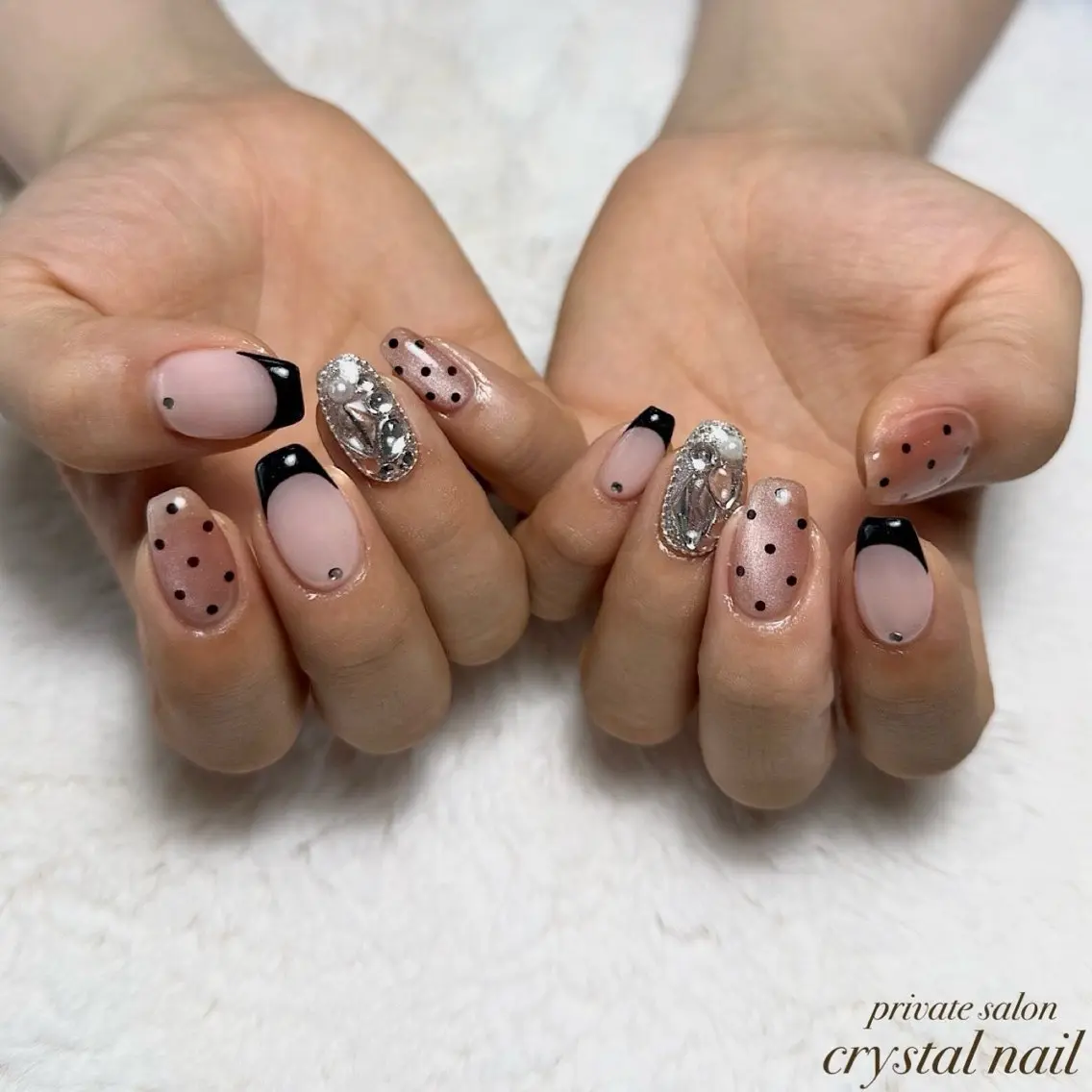 ネイル ドット フレンチネイル Crystal Nailのネイルデザイン