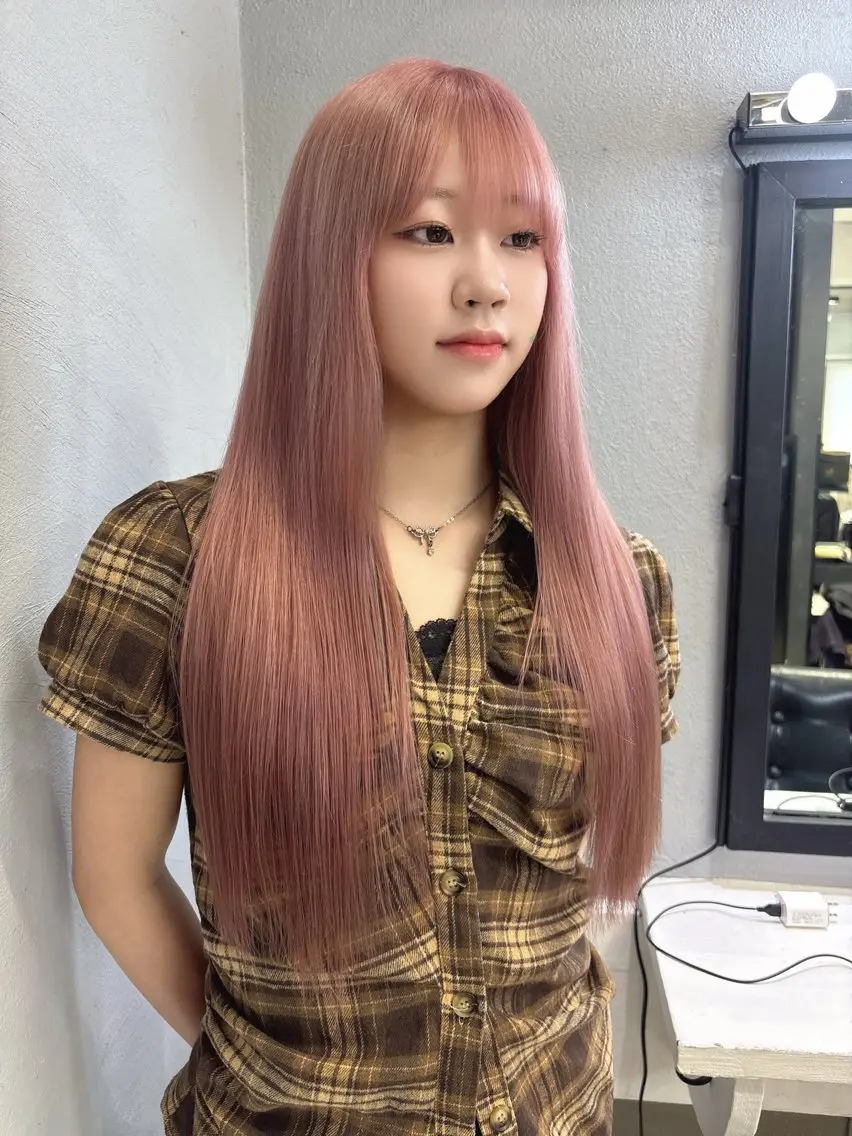 ロング カラー ヘアカラー トリートメント SAKURA🫧 やわらかいハイトーンのヘアスタイル
