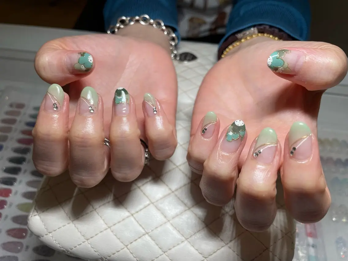 ネイル ハンドネイル Nail salon Dejavu 🌿のネイルデザイン