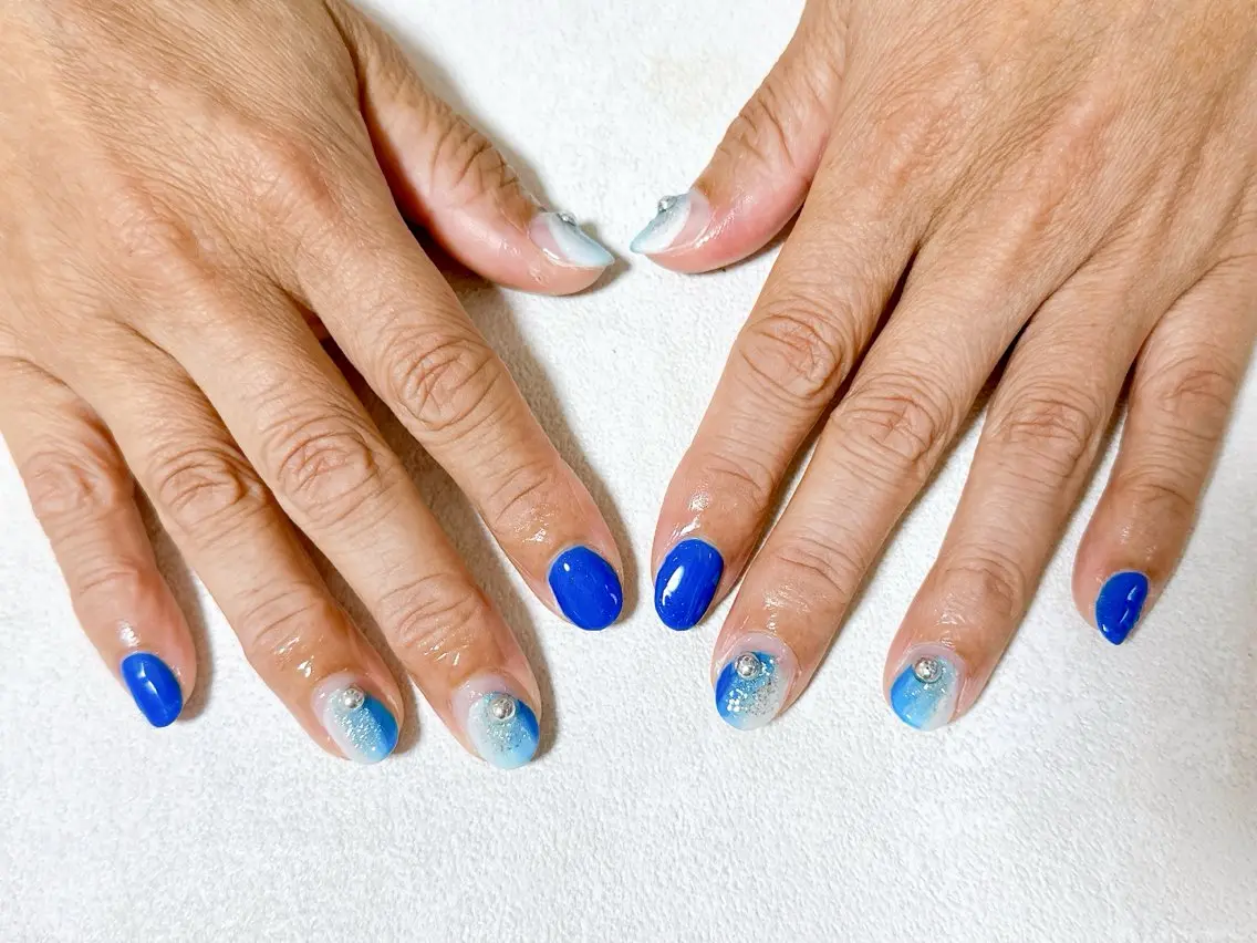 ネイル オーロラネイル フットネイル フレンチネイル ジェルネイル マグネットネイル ハンドネイル mogunail &blowのネイルデザイン
