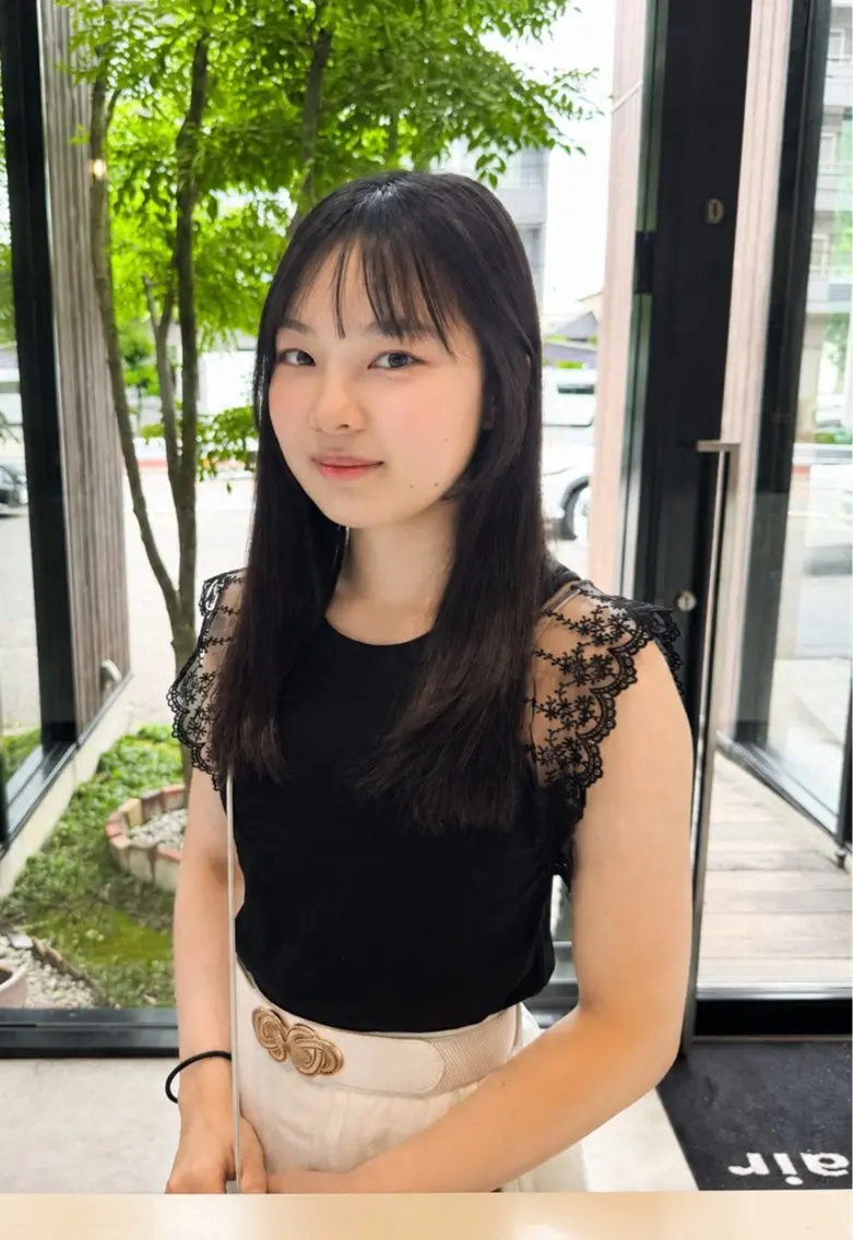 ロング ロングレイヤー レイヤーカット ロング ⭐️カラー特化⭐️ 安達佑紀のヘアスタイル
