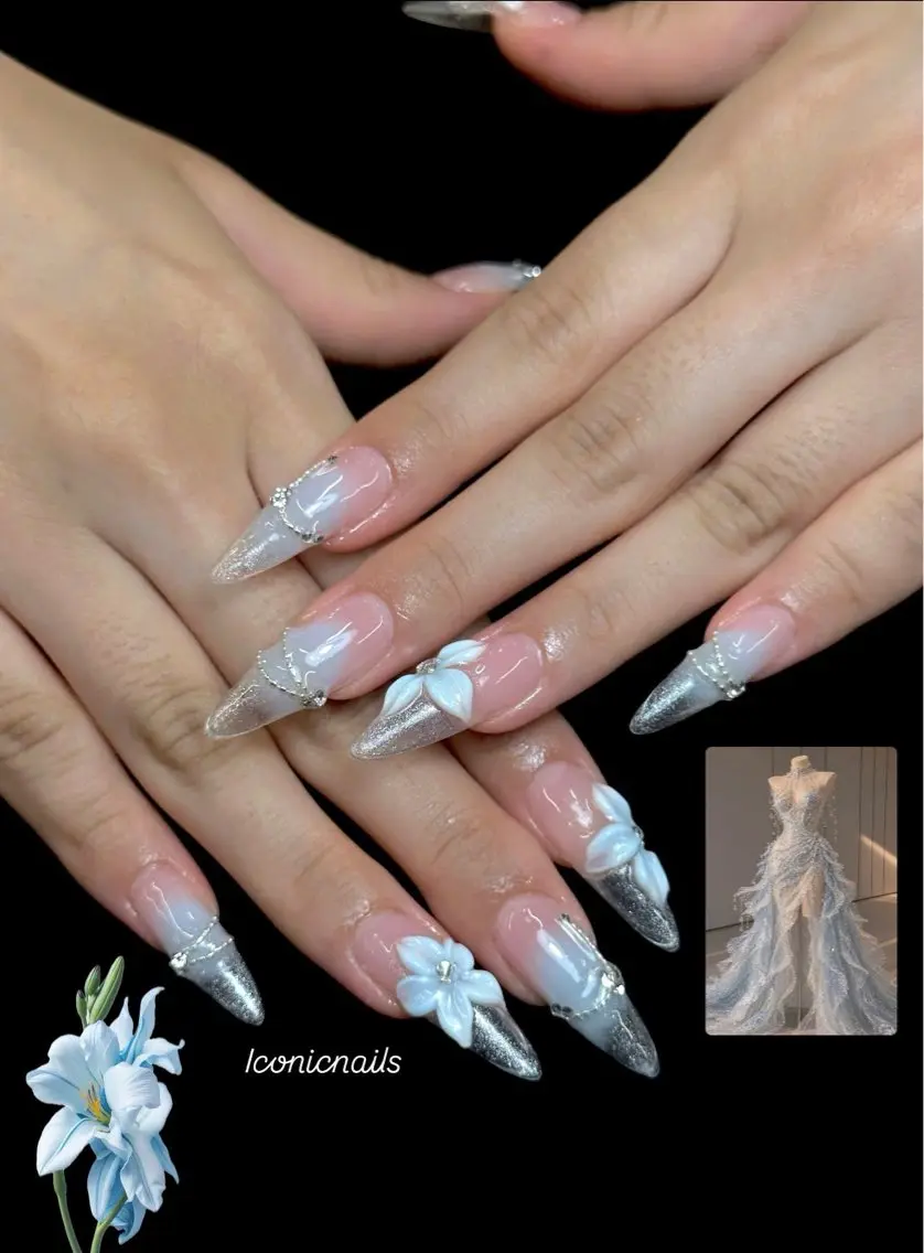 ネイル ブルー フラワーネイル シルバー Iconic Nailのネイルデザイン
