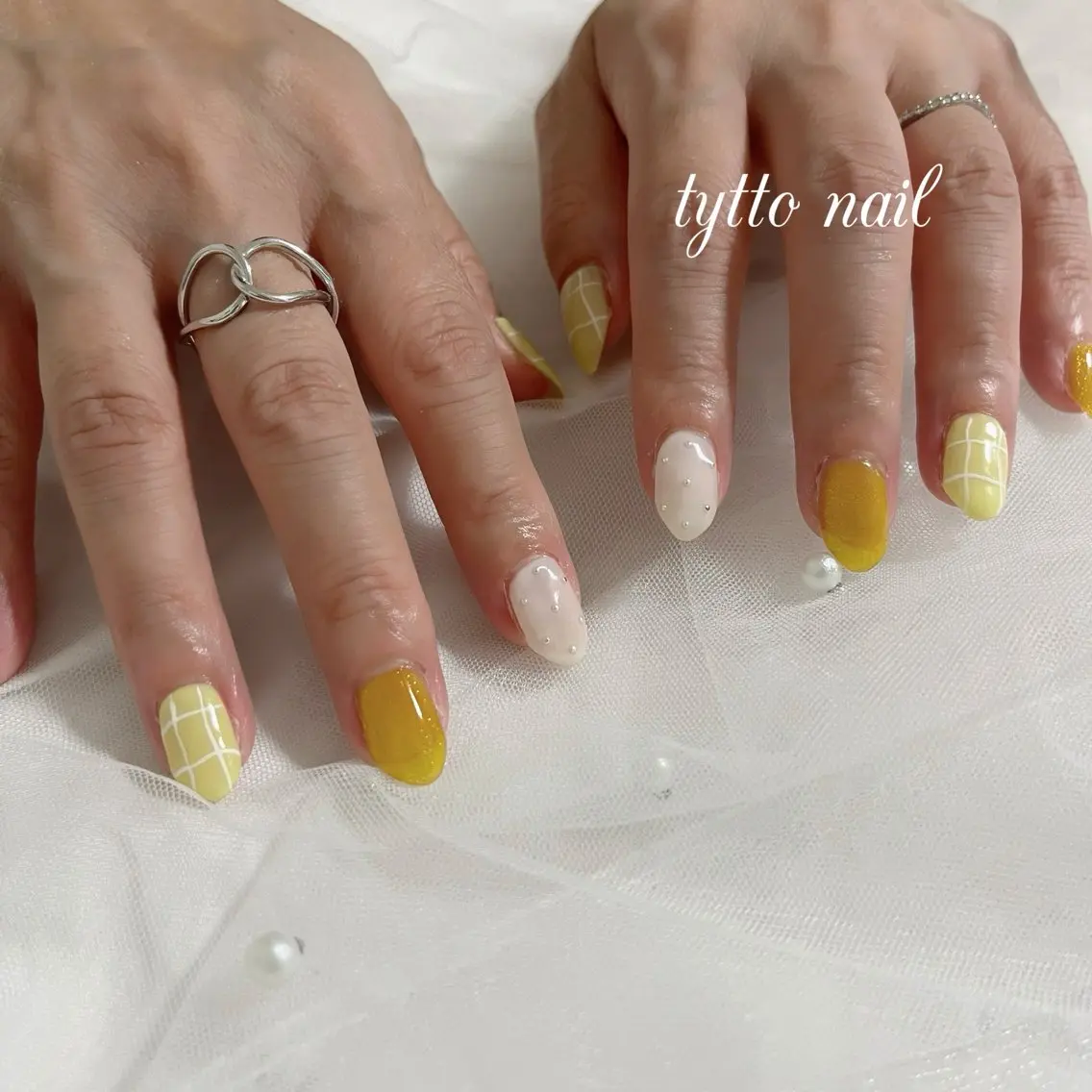 ネイル キラキラネイル 韓国ネイル マグネットネイル オフィスネイル ワンカラーネイル ハンドネイル tytto nail ❤︎‪‪eri‪‪のネイルデザイン