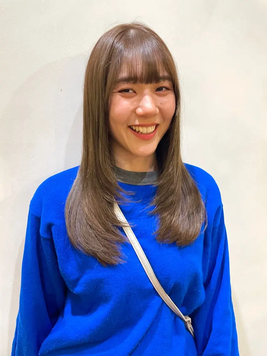 ロング レイヤーカット 横田 愛梨のヘアスタイル
