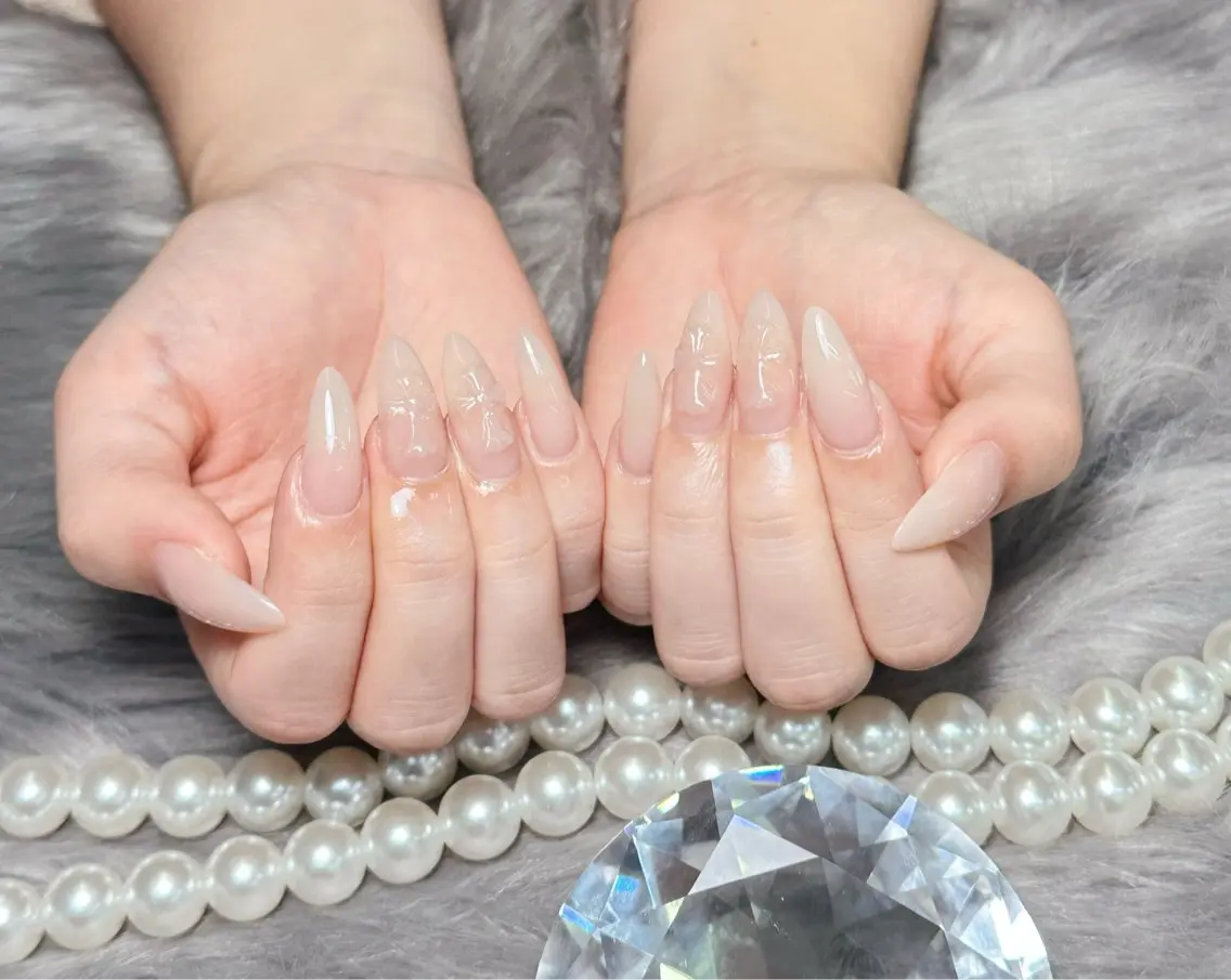 ネイル アートネイル ジェルネイル 韓国ネイル ニュアンスネイル ハンドネイル Luna Nail.Novaのネイルデザイン