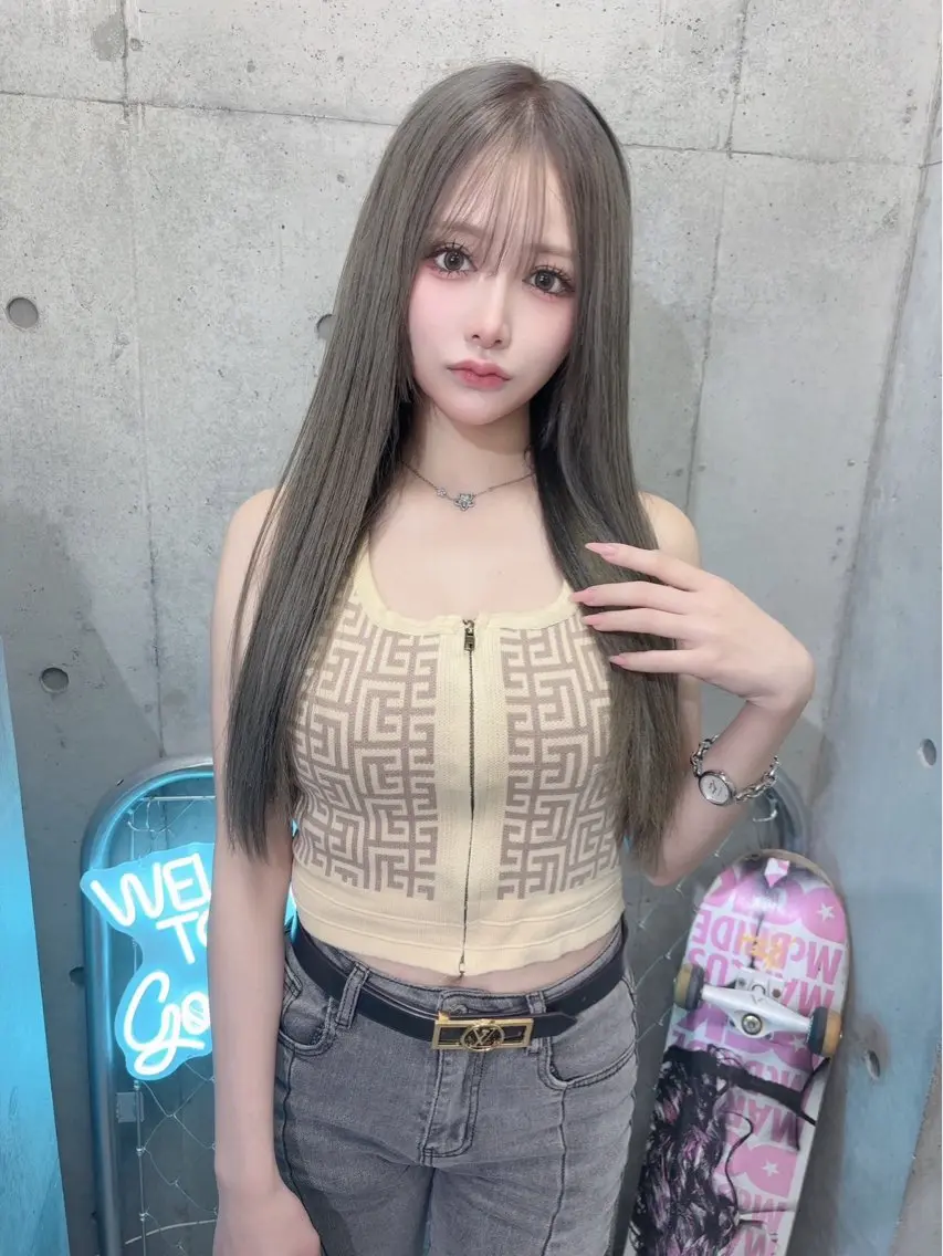 ロング カラー グレージュ ホワイト&レイヤーカ ットエクステ長畠俊輔のヘアスタイル