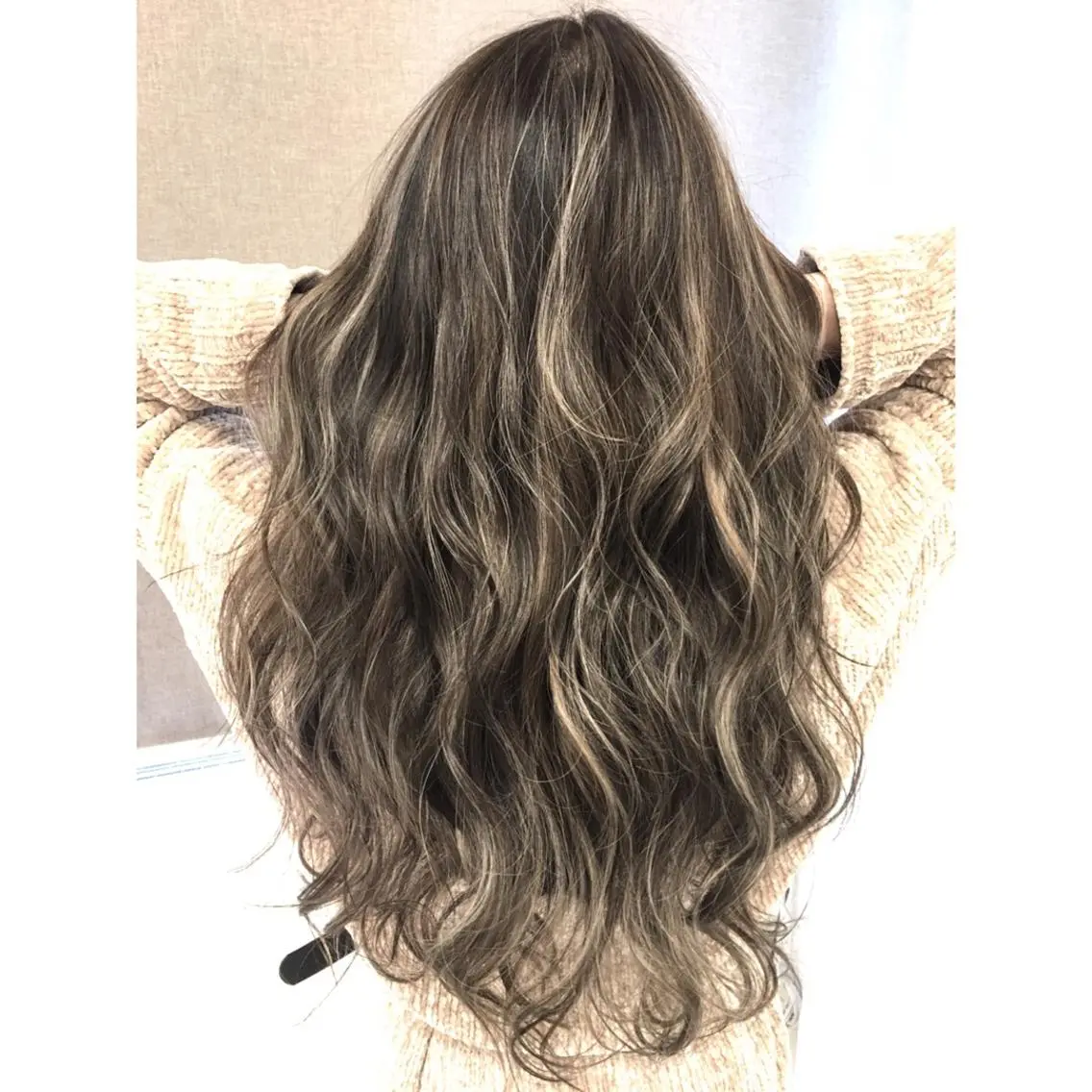 ロング カラー ベージュカラー ハイライトカラー 3Dハイライト ハイライト ヘアカラー トリートメント 井上 一平のヘアスタイル