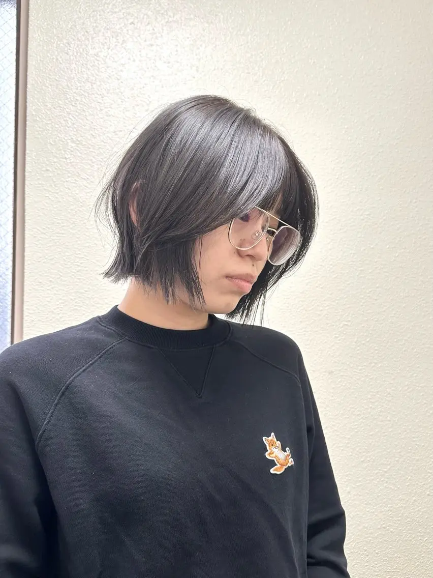 ショート カラー パーマ ヘアアレンジ メンズ 切りっぱなしボブ メンズ韓国風 ボブ くせ毛 髪質改善 切りっぱなしヘアボブ ミディアムヘアRYOのヘアスタイル