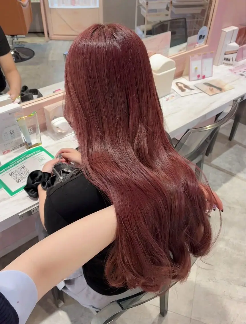 セミロング カラー ボルドーカラー レッドカラー ヘアカラー 縮毛矯正/色素薄め カラー/AIRI🦋のヘアスタイル