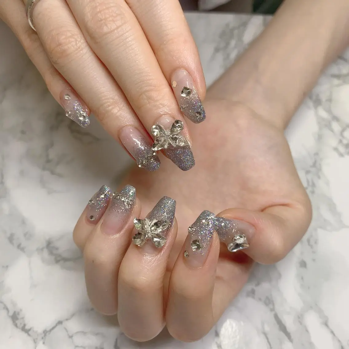 ネイル ハンドネイル はな💎ネイル ワンホン、長さ出しのネイルデザイン