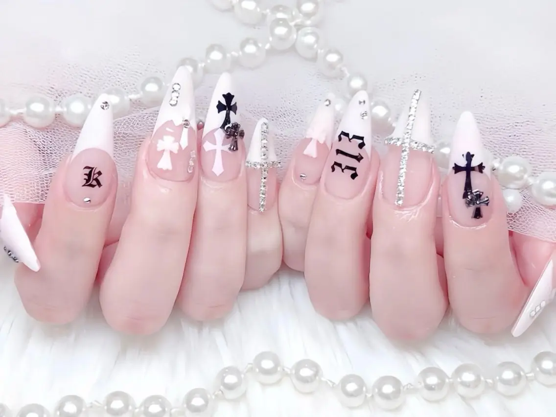 ネイル 韓国ネイル マグネットネイル 持ち込み ニュアンスネイル シンプルネイル ハンドネイル Huyn Nail Shinjyukuのネイルデザイン