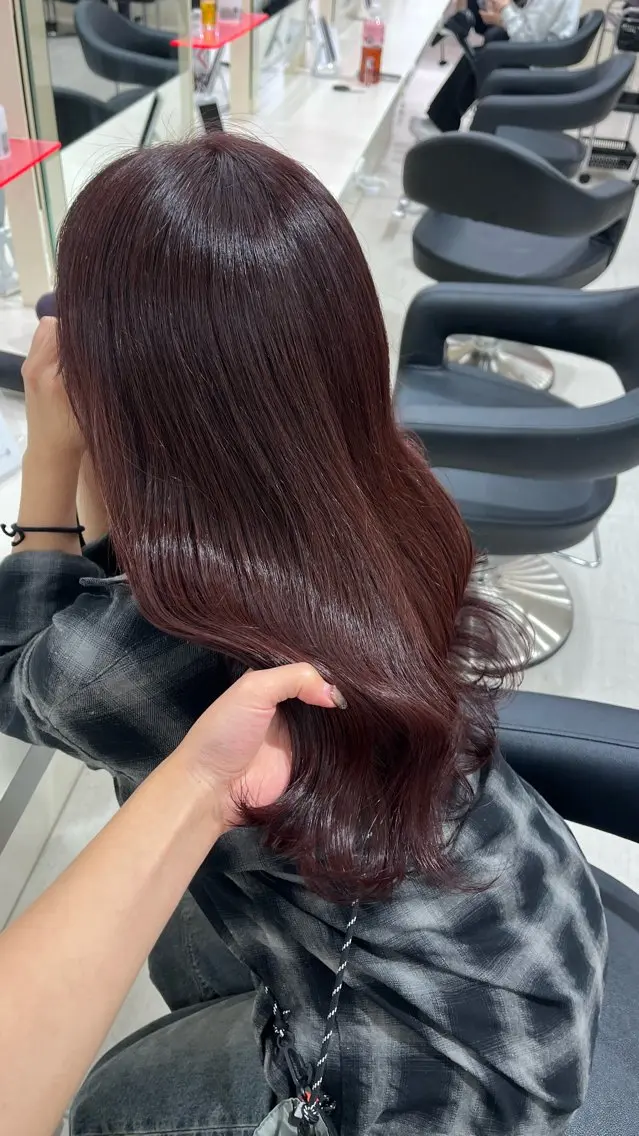 ロング カラー レッドカラー 大人上品ベージュ 🎀HARUNAのヘアスタイル