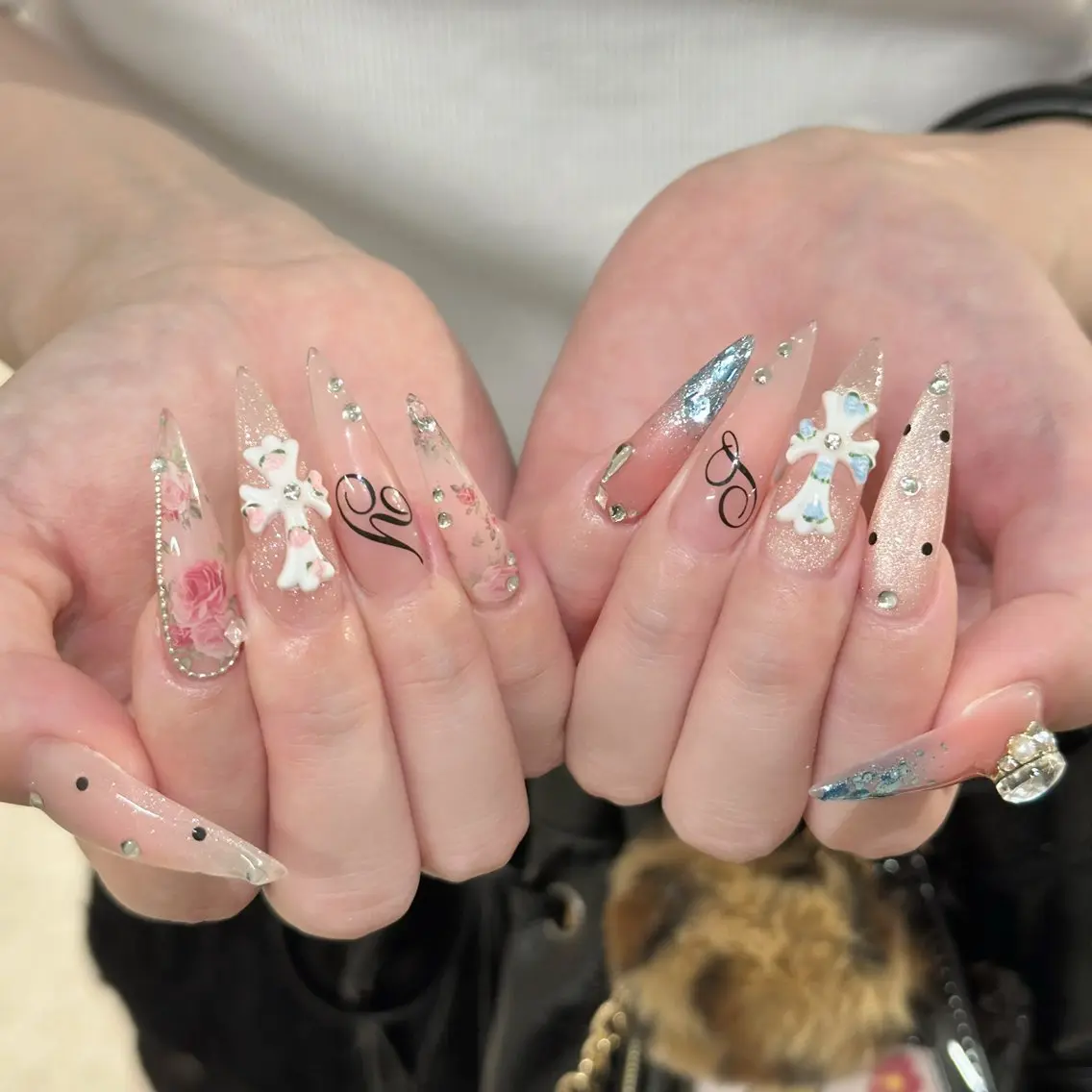 ネイル チークネイル ドット フレンチネイル グラデーション ハート ハンドネイル Julli NailStudioのネイルデザイン