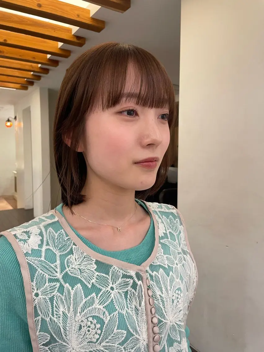 ショート カラー ベージュカラー ダブルカラー ヘアカラー トリートメント リカ/ハイトーン ・オリーブ🍀のヘアスタイル