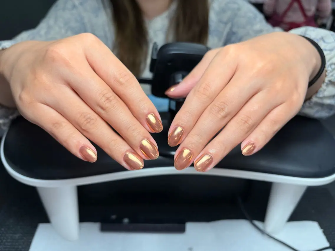 ネイル アートネイル オーロラネイル フレンチネイル ジェルネイル ガラスフレンチ Minn ANA.CHUOのネイルデザイン