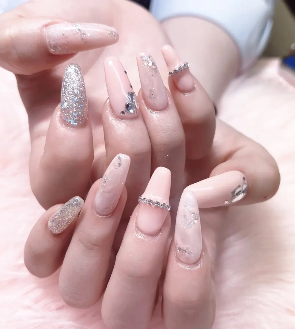 ネイル ハンドネイル MoonNail ユリ🌸のネイルデザイン