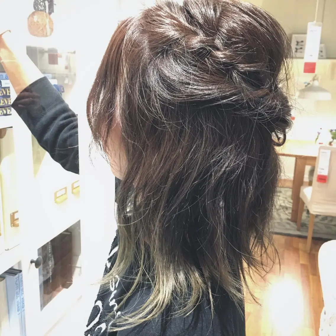 ミディアム カラー ヘアアレンジ アッシュ グラデーションカラー GLAD 萩原のヘアスタイル